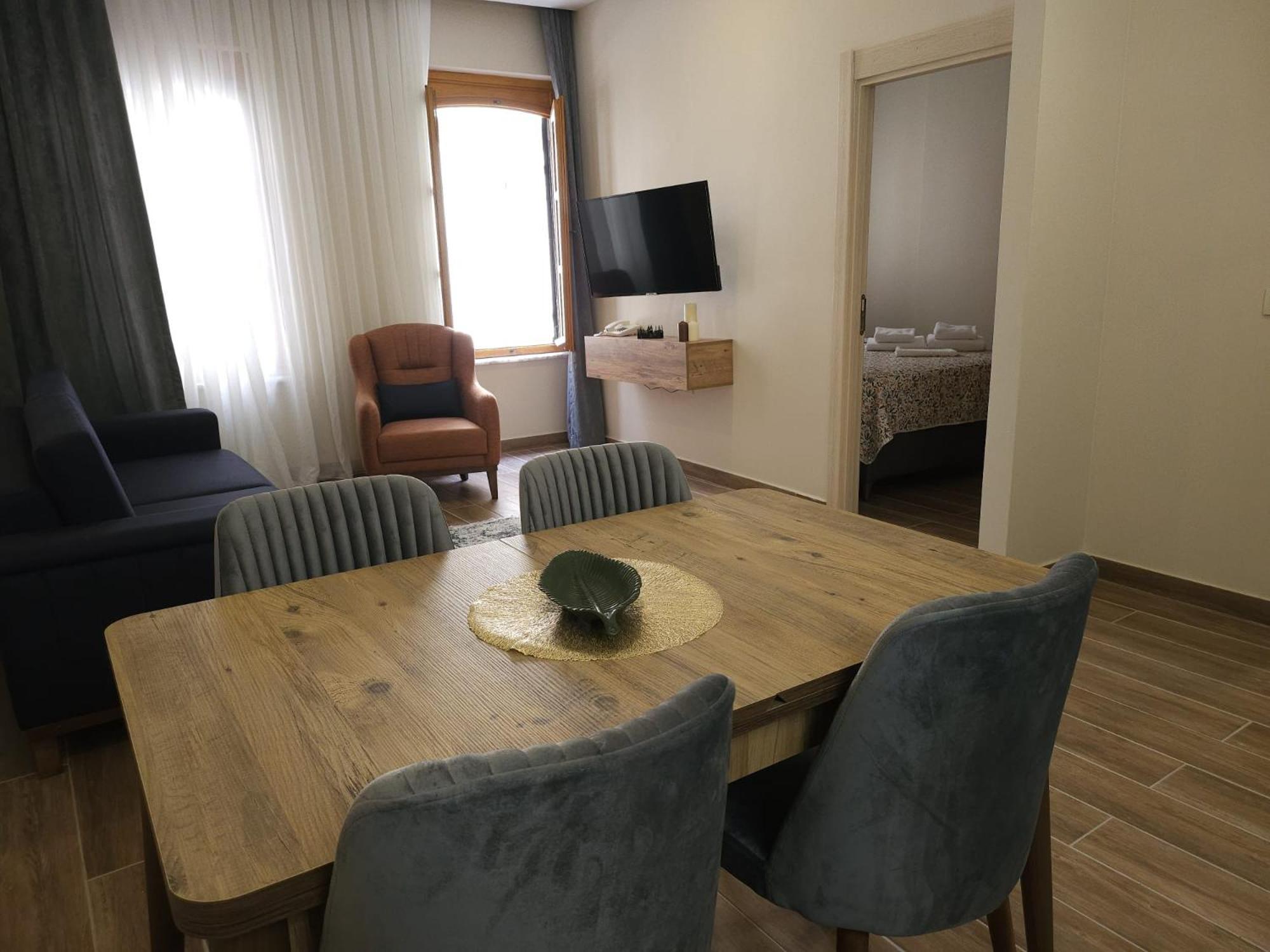 Majestik Hotel Istanboel Buitenkant foto