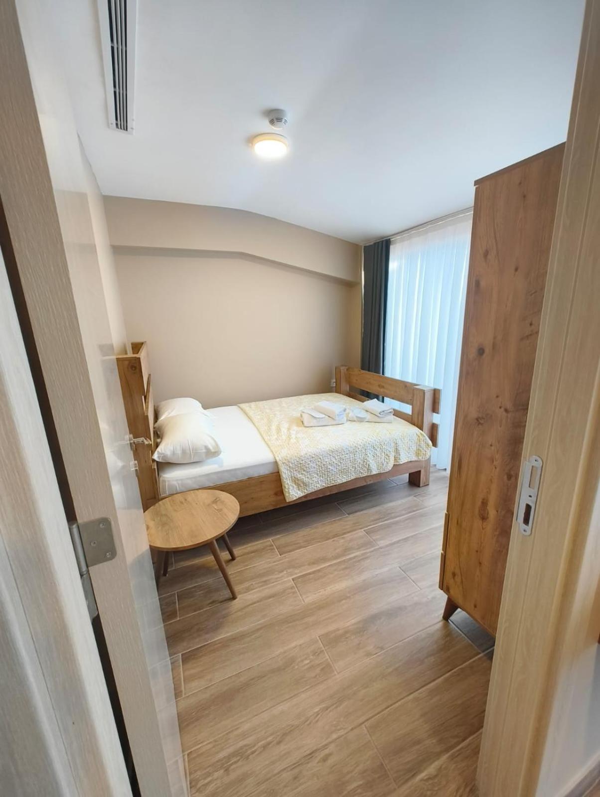 Majestik Hotel Istanboel Buitenkant foto