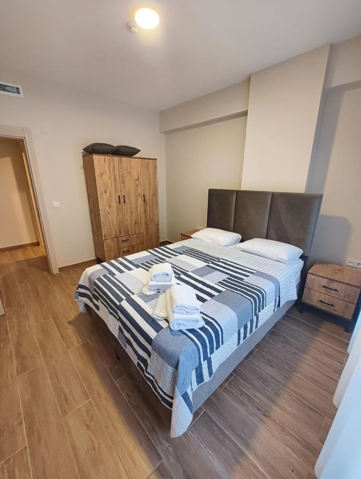 Majestik Hotel Istanboel Buitenkant foto