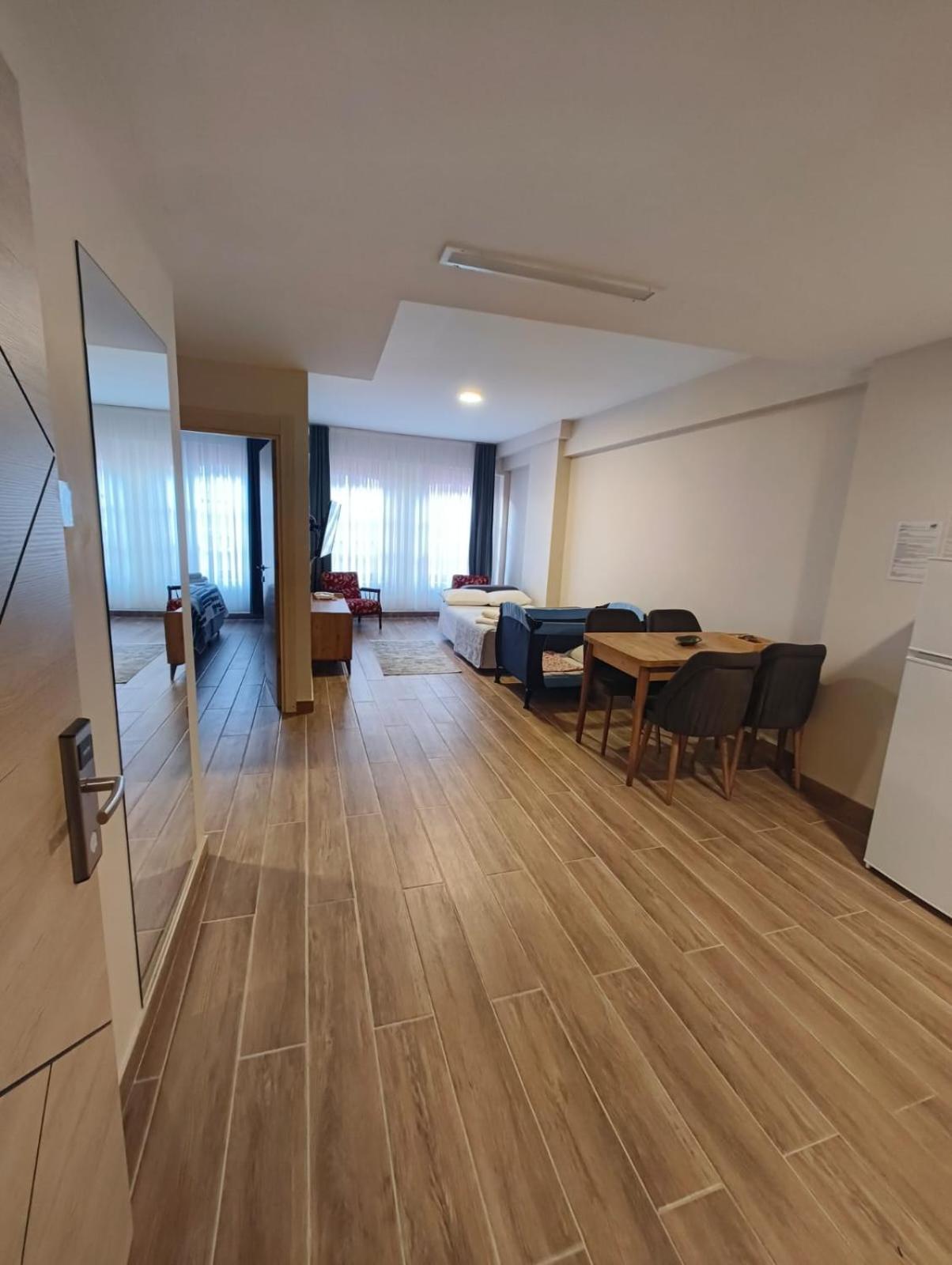 Majestik Hotel Istanboel Buitenkant foto